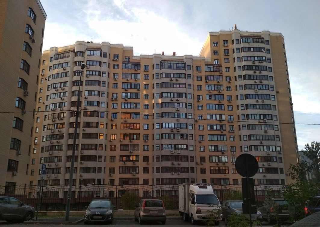 фасад дома, здание по адресу г Москва, ул Пудовкина, д 7